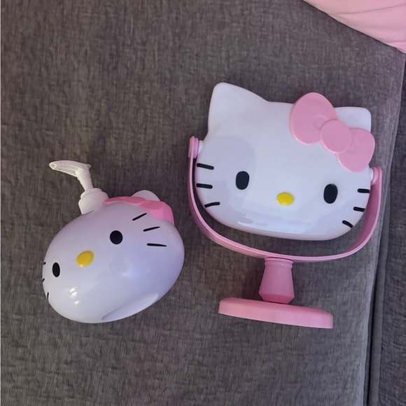 Hello Kitty - Picture 4 of 6